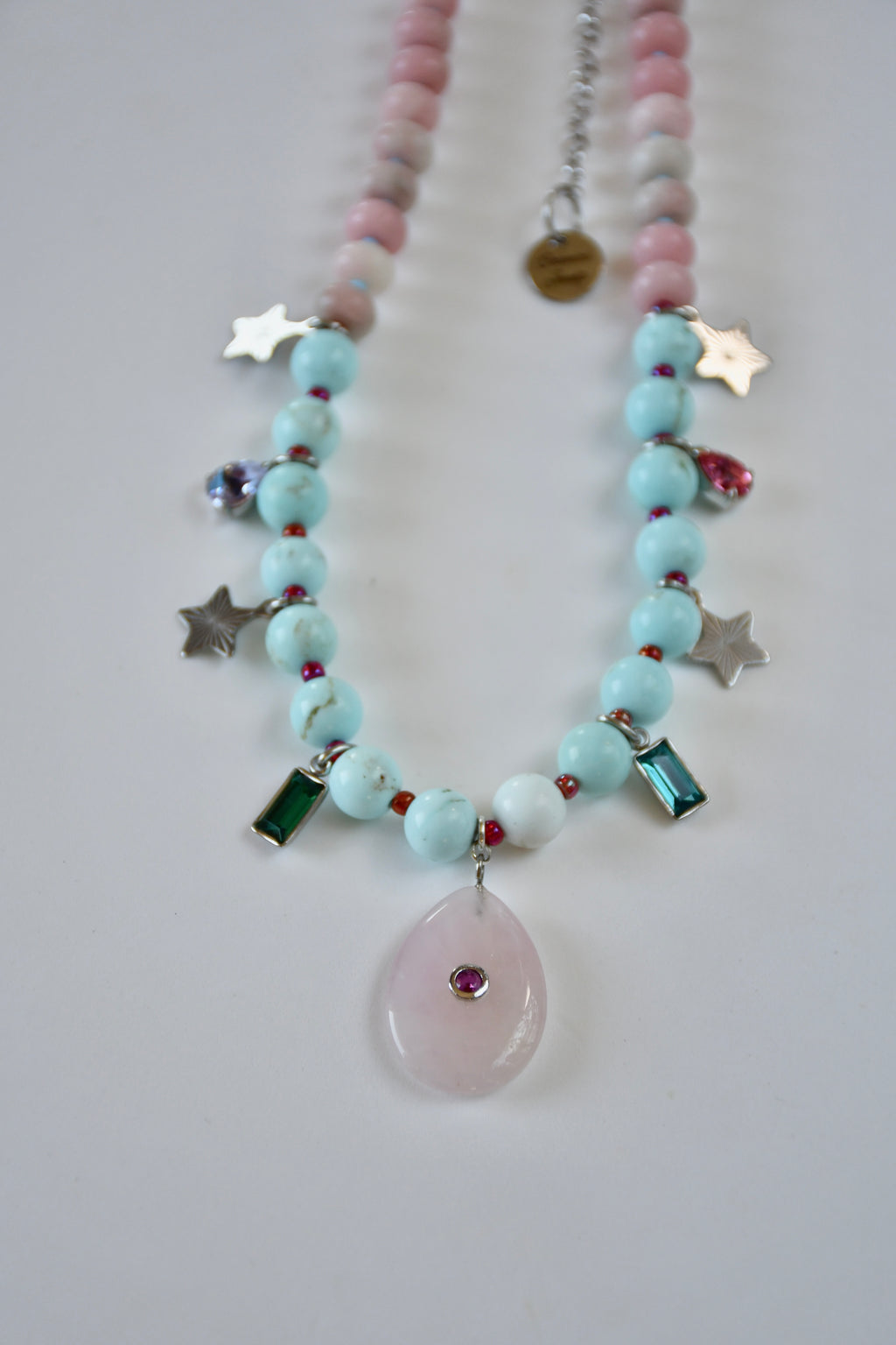 Collier Charms Opale, Quartz rose & Howlite — Le souffle doux de la guérison