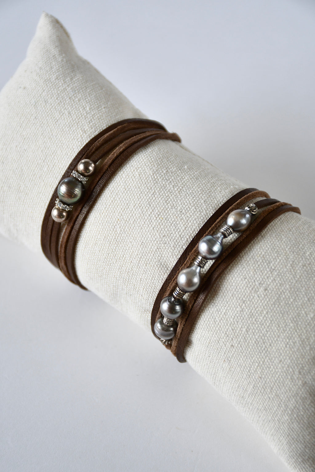 Collier Perles de Tahiti sur cordon de cuir