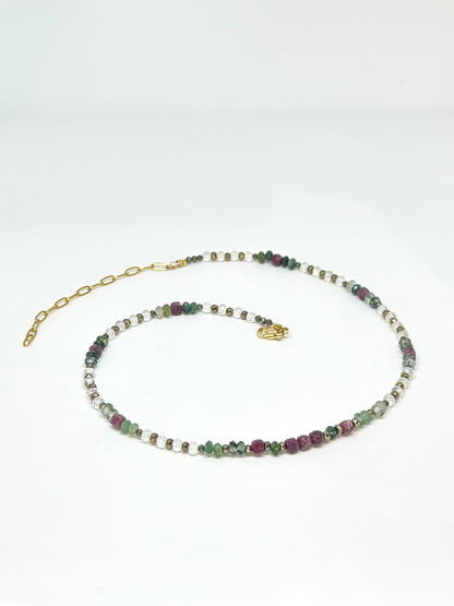 Collier Cristal de Roche, Agate Mousse, Tourmaline rose & Pyrite – Harmonie, enracinement et lumière