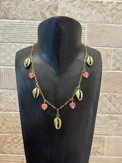 Collier Quartz et Cauri breloques