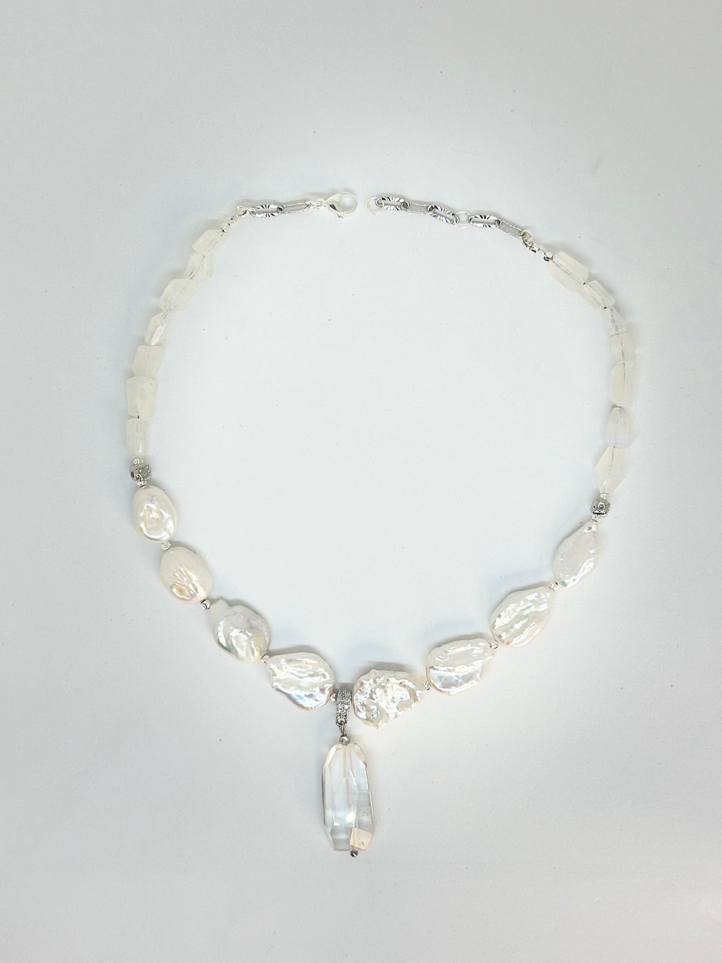 Collier Cristal de roche, Pierre de lune & Perles d’eau douce