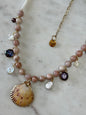 Collier Charms Pierre de soleil & Nacre — L’éclat de la mer et de la lumière