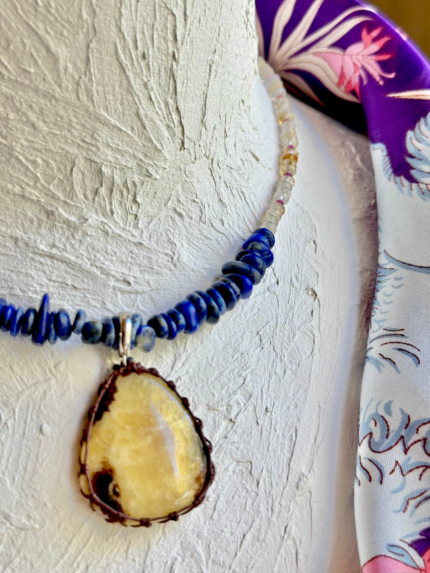 Collier Lapis Lazuli, Citrine & Quartz — Sagesse intérieure et clarté lumineuse