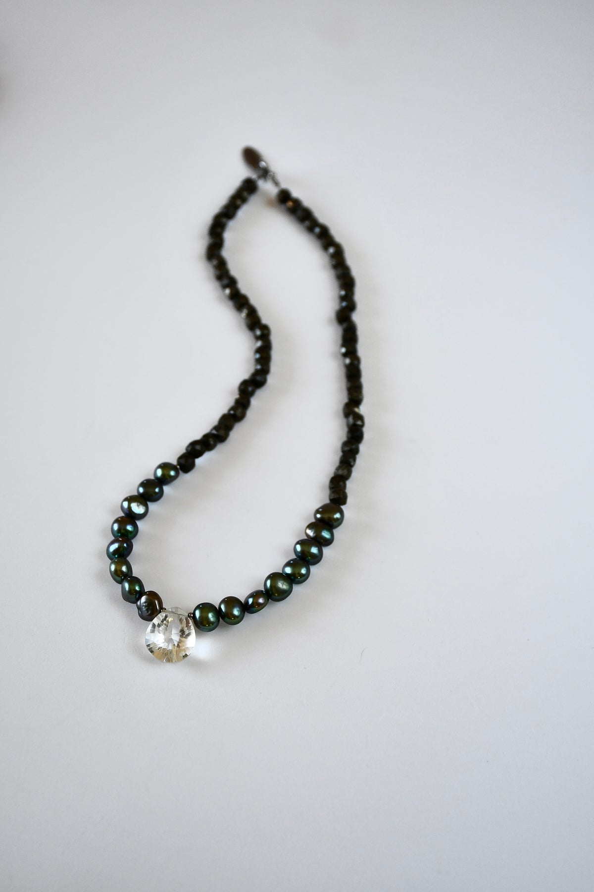 Collier perles d’eau douce, Cristal de roche & Pyrite