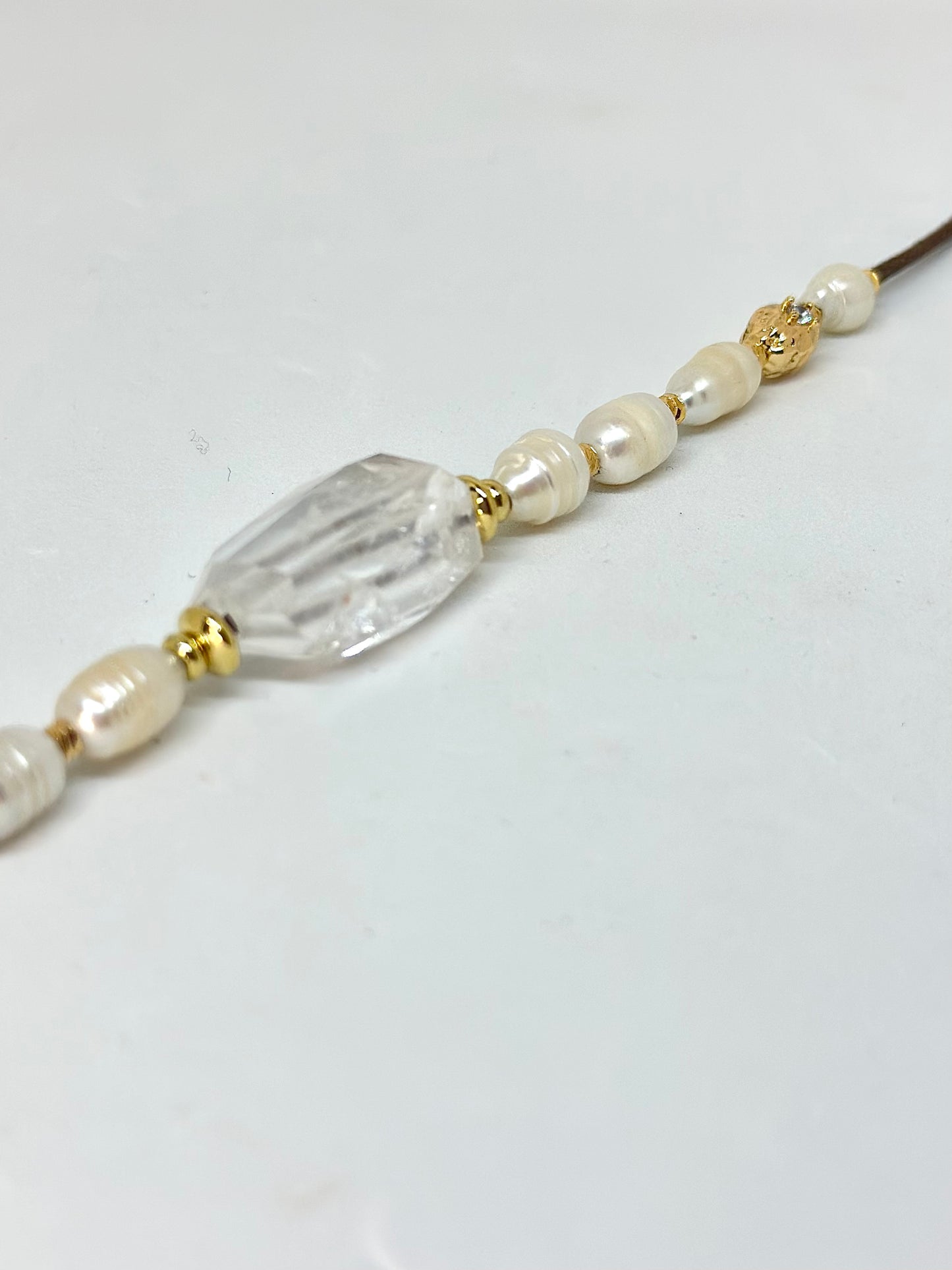 Collier Perles d’eau douce & Cristal de roche double tour