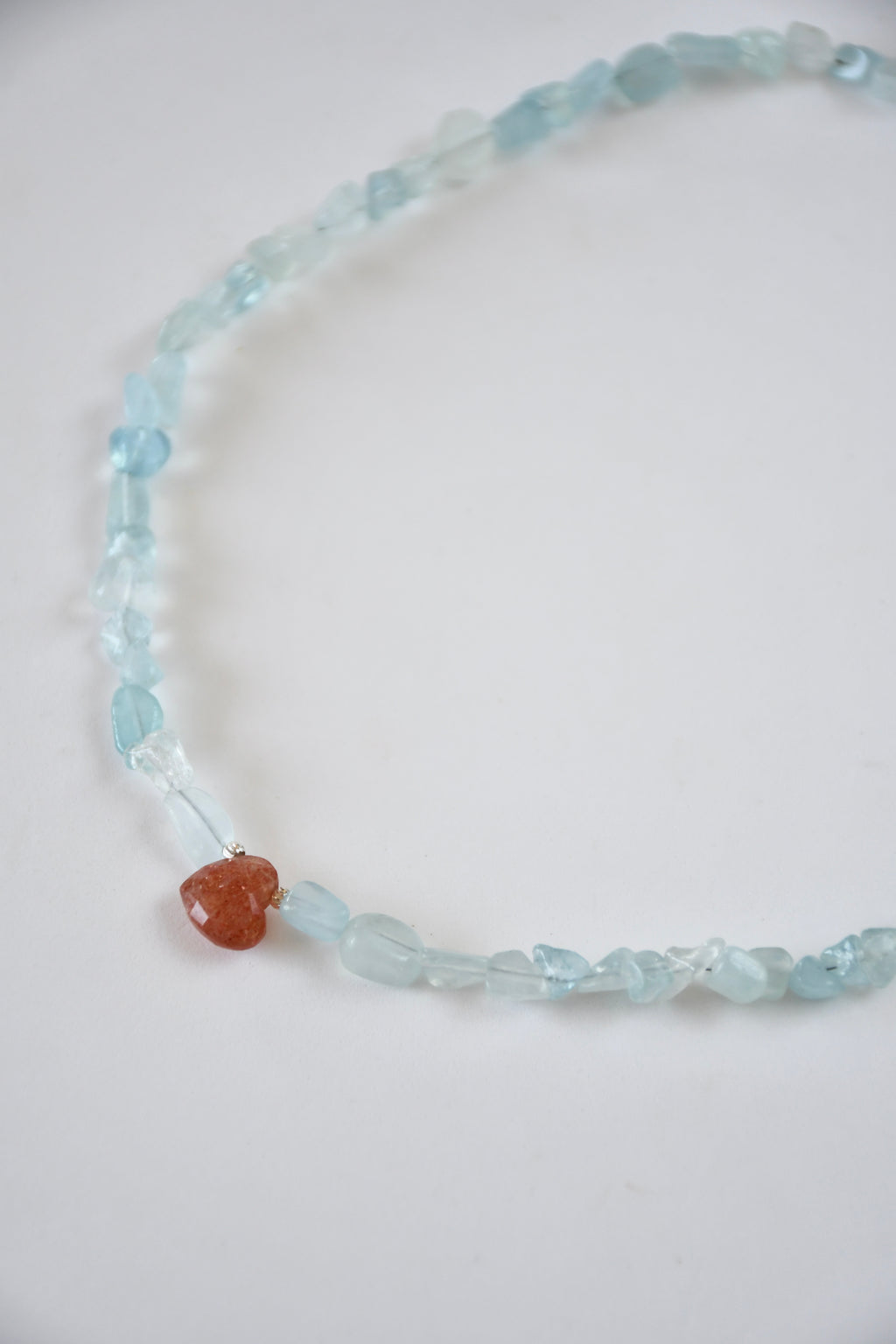 Collier Aigue-marine & Pierre de soleil — Fluidité intérieure et rayonnement confiant