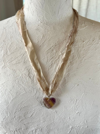 Collier Fluorite sur ruban de soie — L’Esprit Clarifié