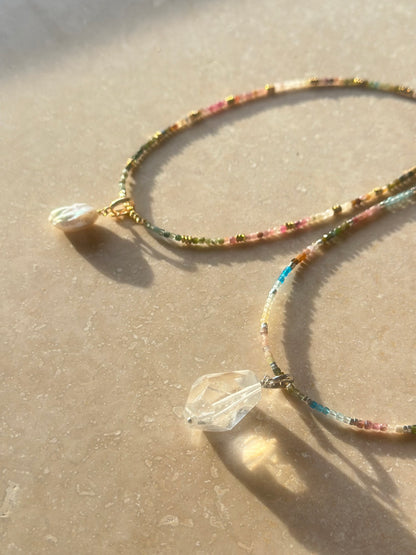 Tourmaline et Apatite – Équilibre énergétique, clarté et intuition