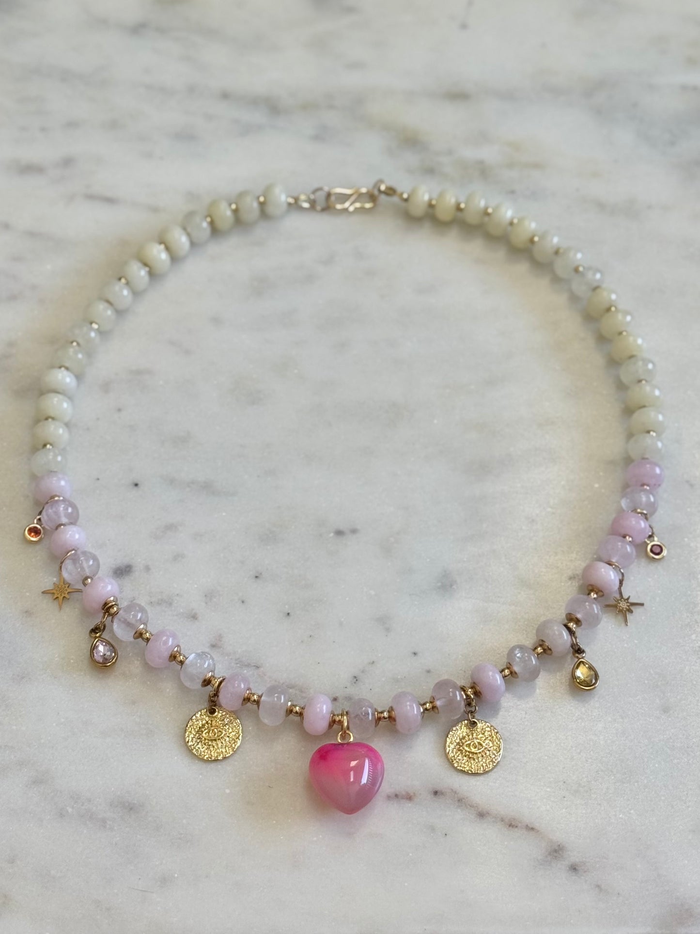 Collier Charms, Quartz rose & Jade — La douceur ancrée