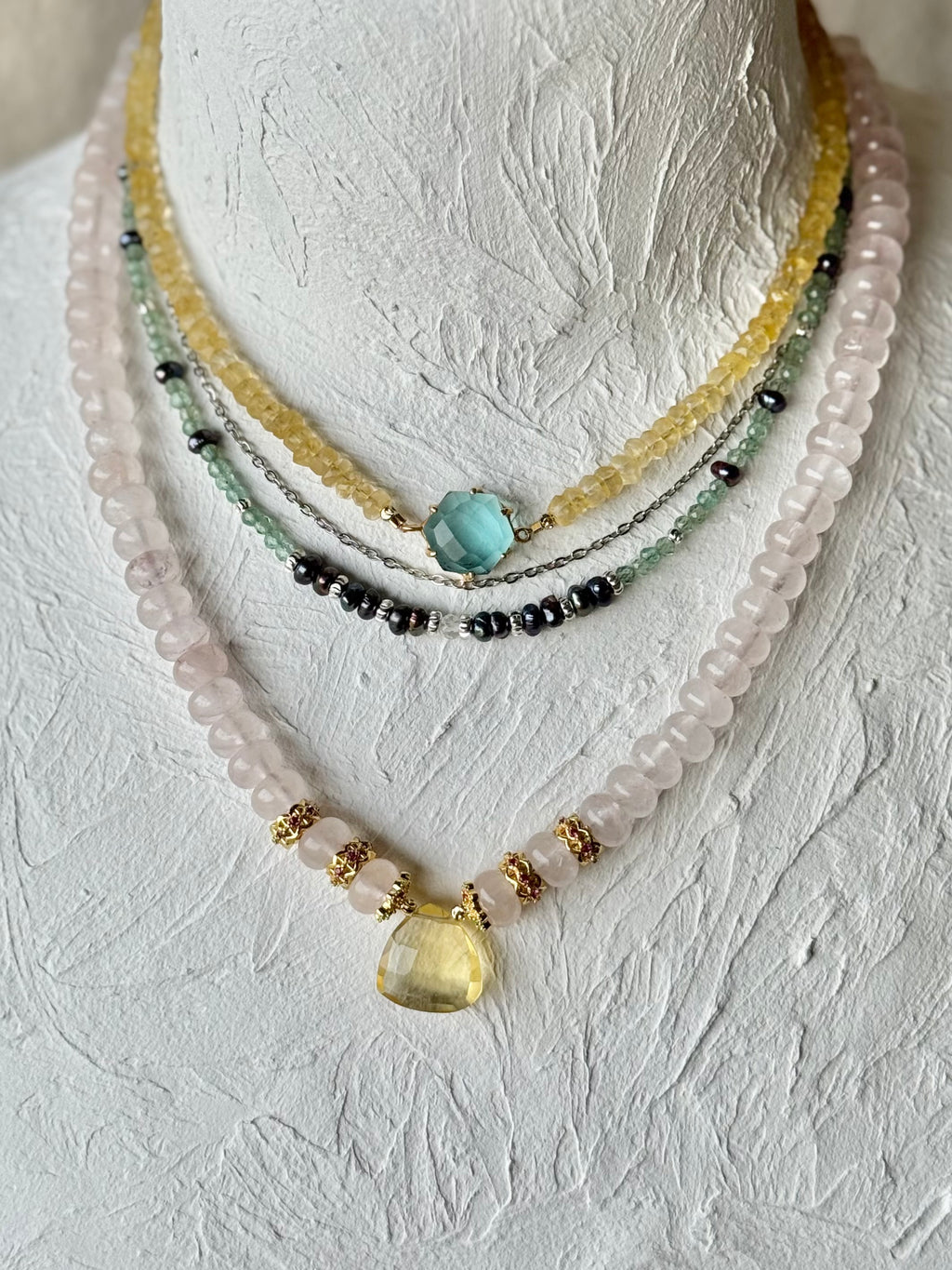 Collana Keishi su Apatite