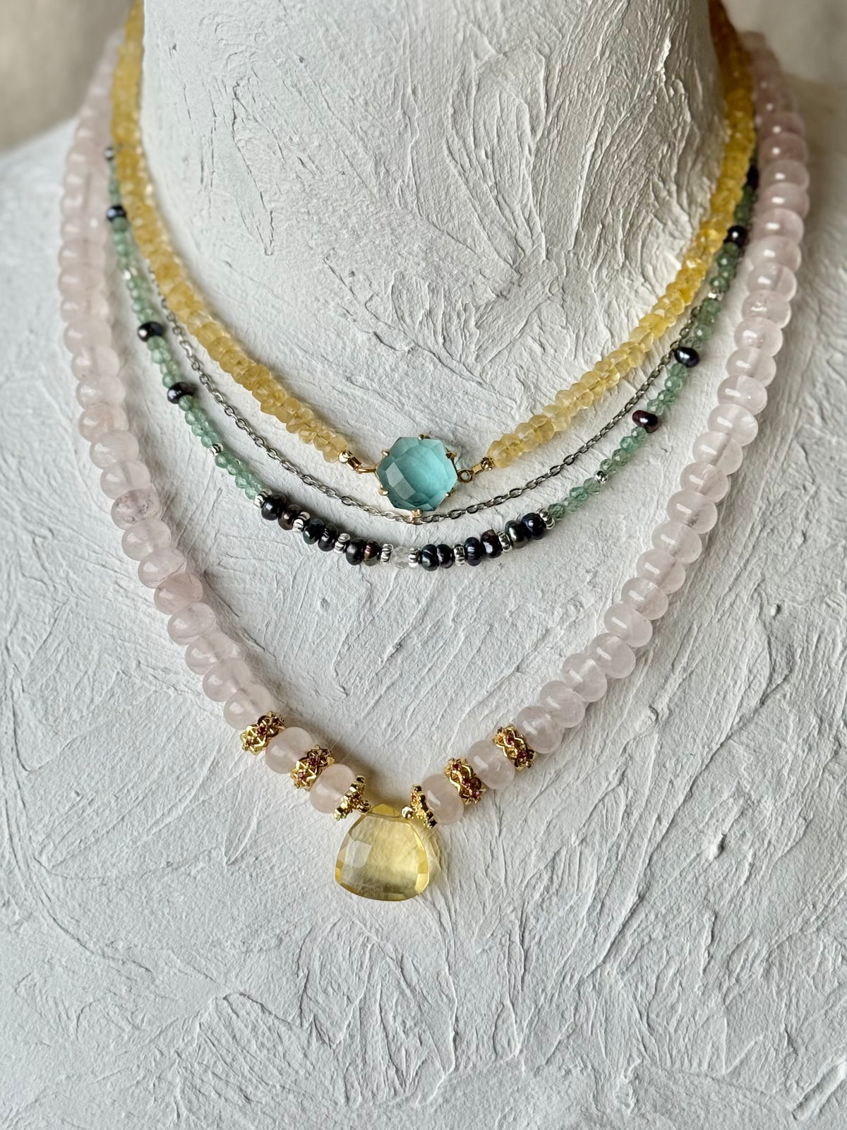 Collana Keishi su Apatite