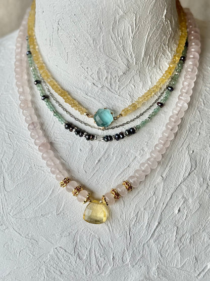 Collier Keishi sur Apatite