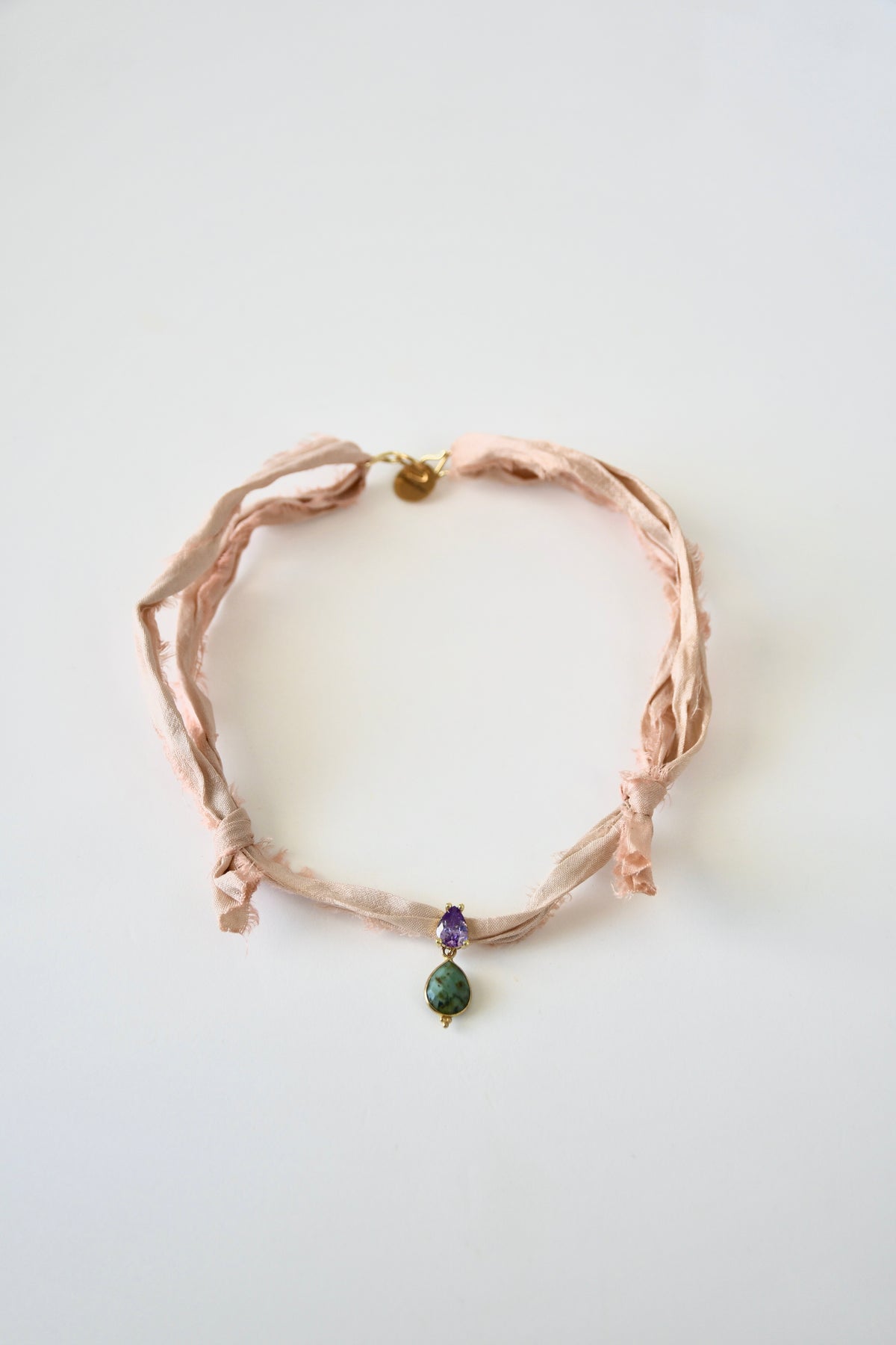Collier Turquoise africaine sur ruban de soie — Le Bouclier de Vérité