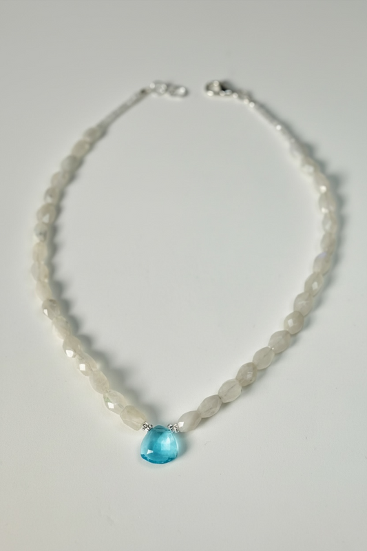Collier Pierre de Lune — Intuition et équilibre intérieur