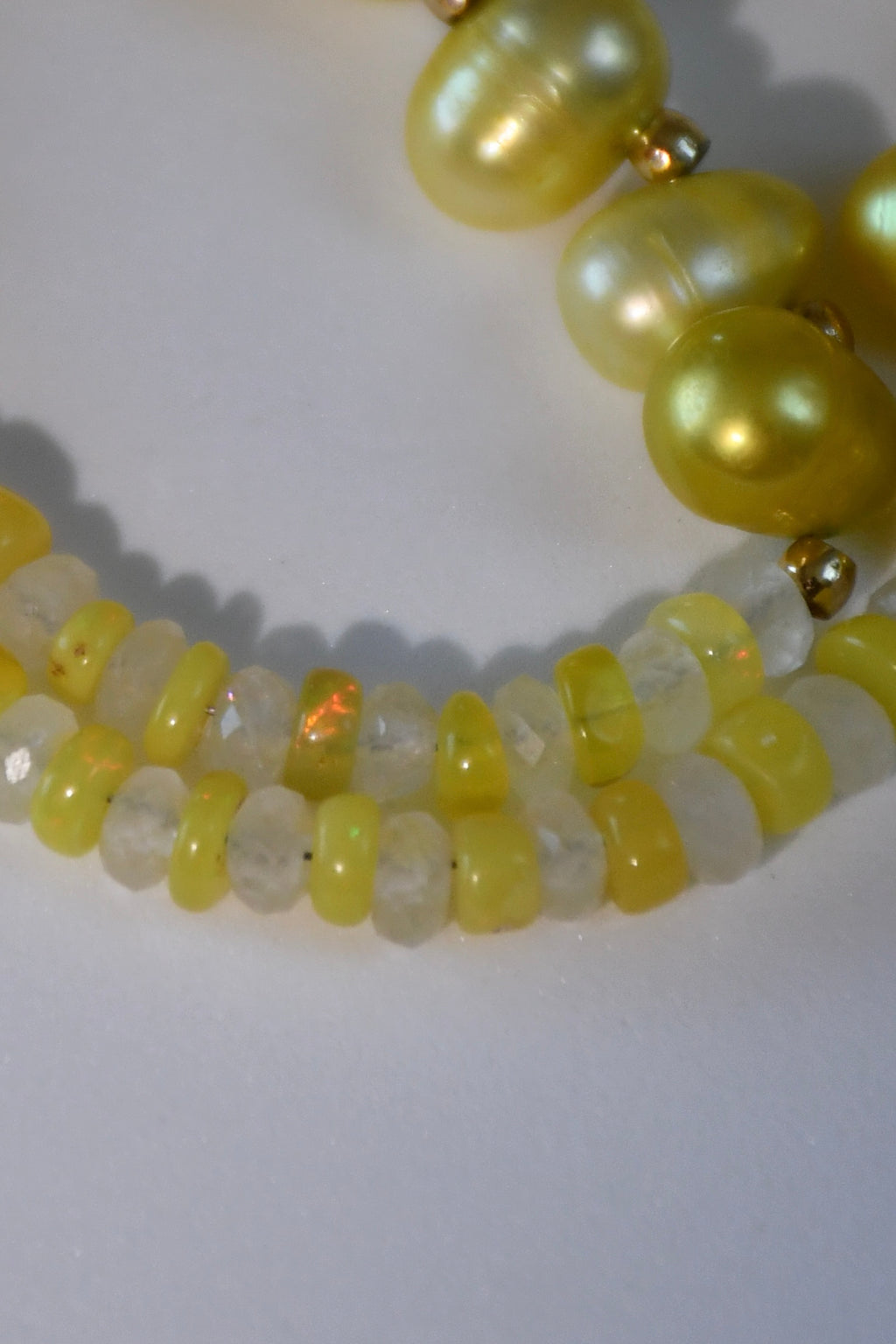 Collier Opale Éthiopienne, Perles d’eau douce & Cristal de roche