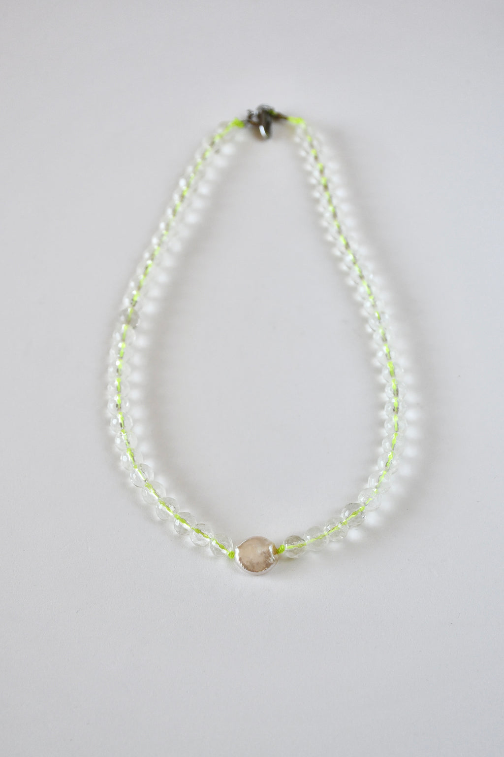 Collier Cristal de roche & Perle sur nylon jaune