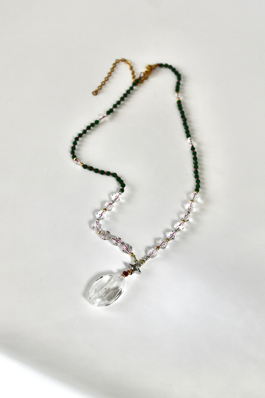 #125 Grüne Jade Halskette, Bergkristall, Granat