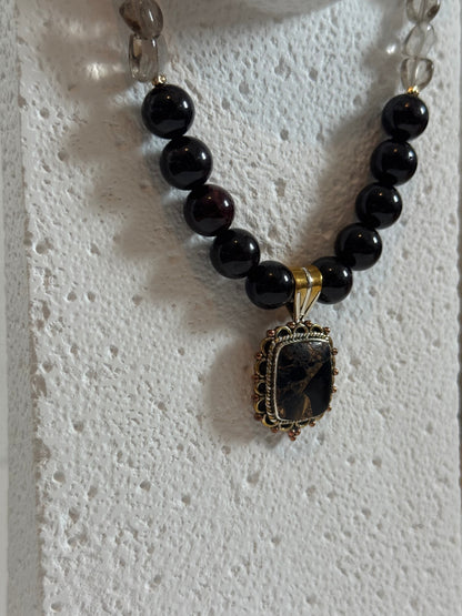 Collier Turquoise noire, Quartz fumé & Grenat
