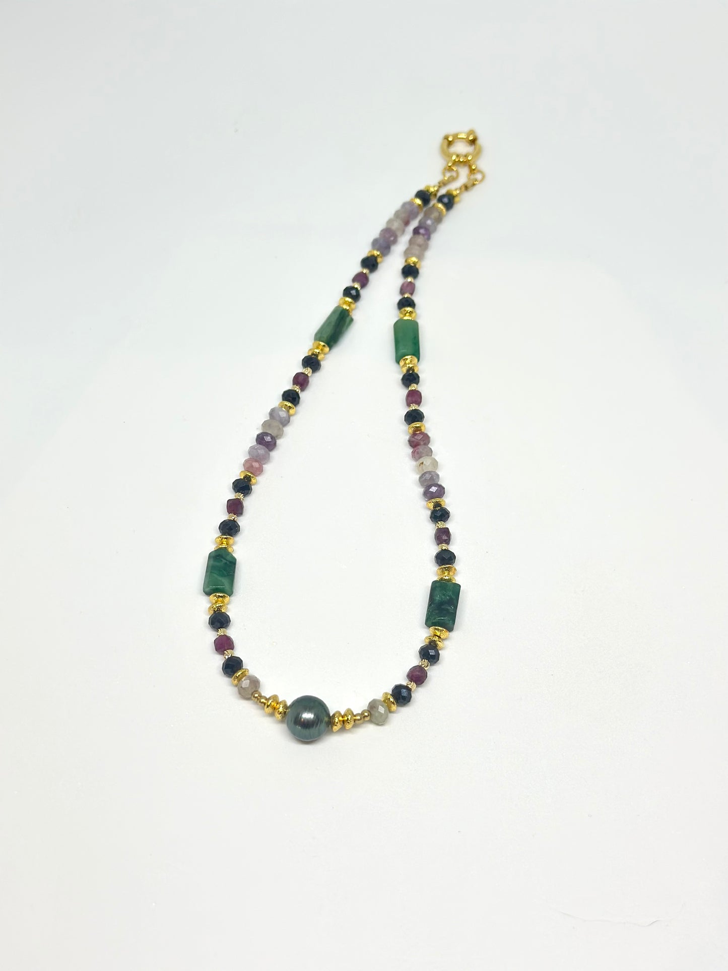 Collier “Ancrage du cœur” perle de Tahiti, tourmaline et émeraude