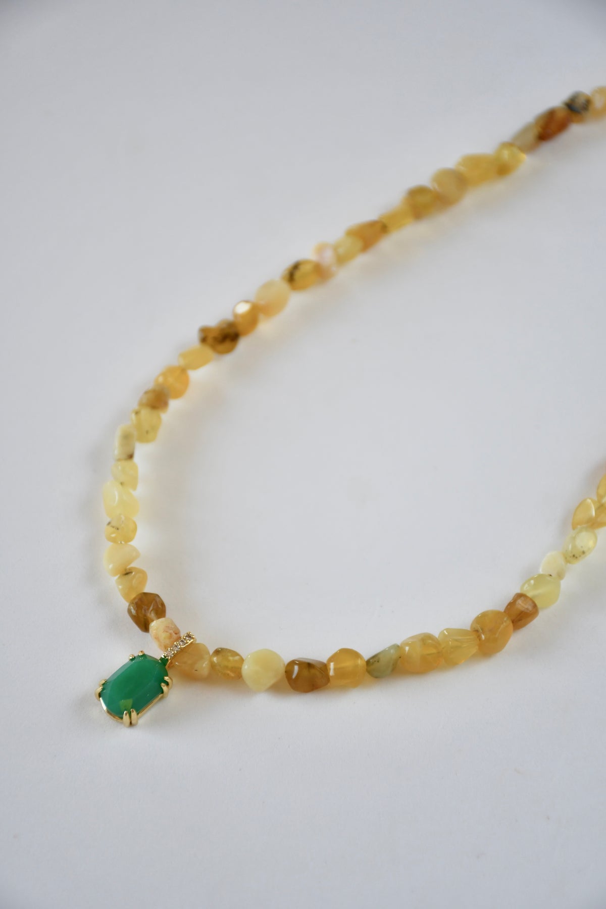Collier Onyx & Opale jaune — Sagesse intérieure et lumière confiante
