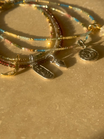 Tourmaline et Apatite – Équilibre énergétique, clarté et intuition