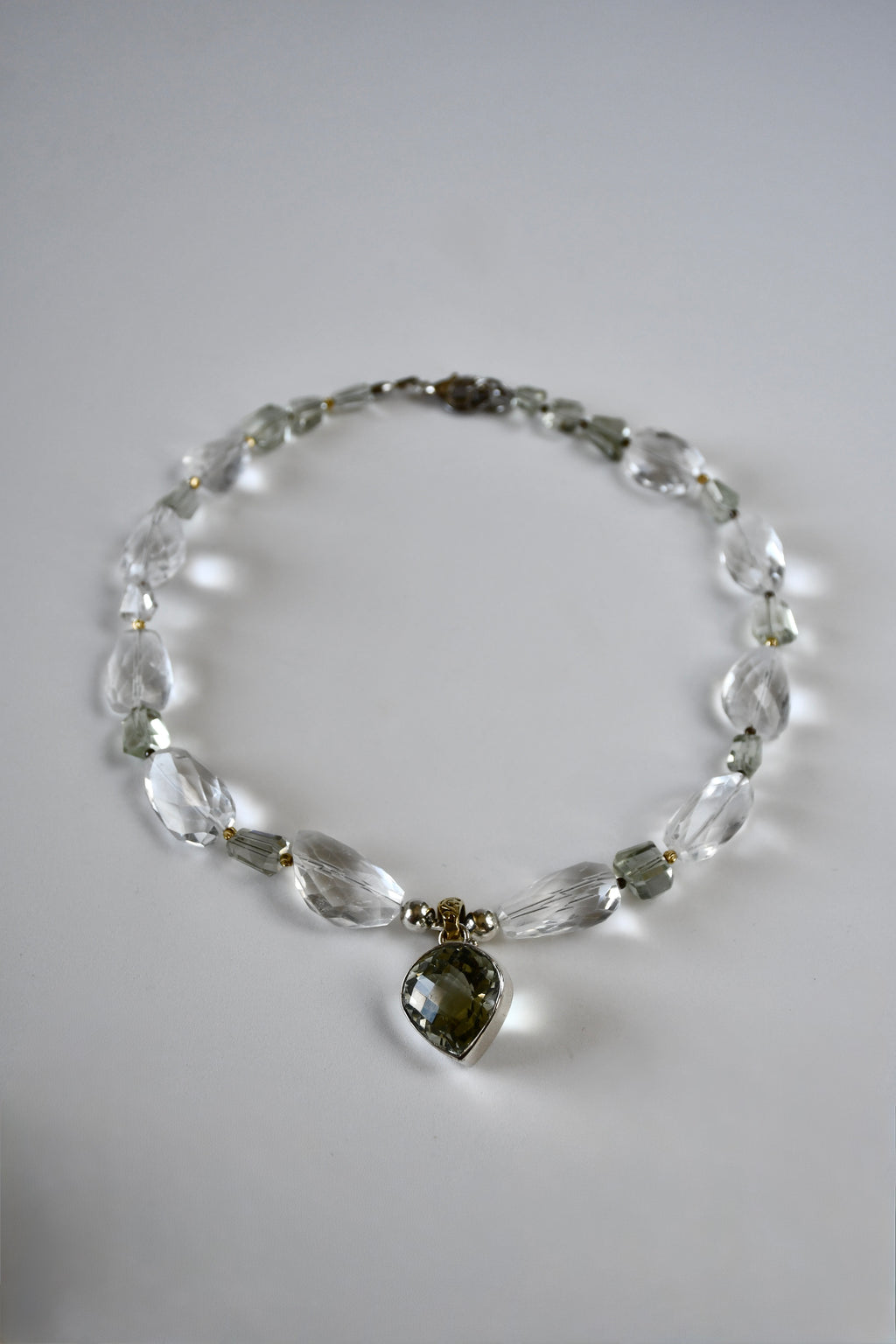 Collier iconique améthyste verte & Cristal de roche
