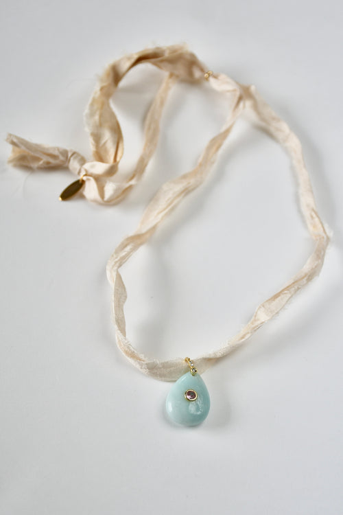 Collier Amazonite sur ruban de soie — La Voix de la Vérité
