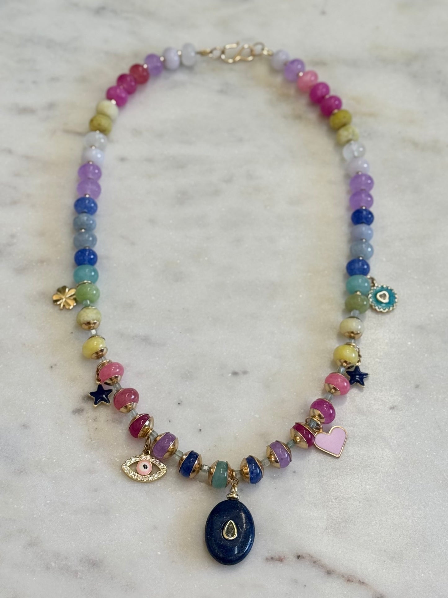 Colliers Charms, Lapis-Lazuli & Jade — La sagesse illuminée