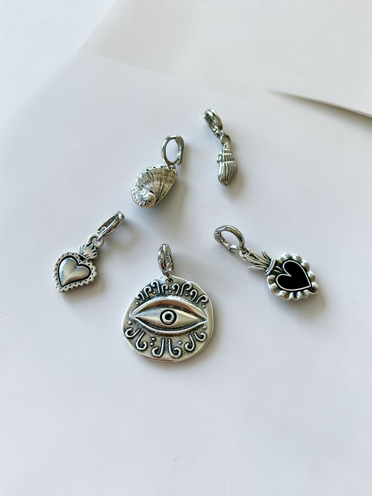 Pendentifs argenté œil, cœurs, coquillages