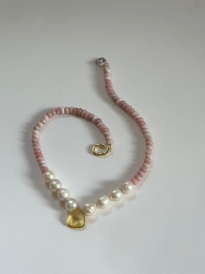 Collier Perles d’eau douce & Opale rose