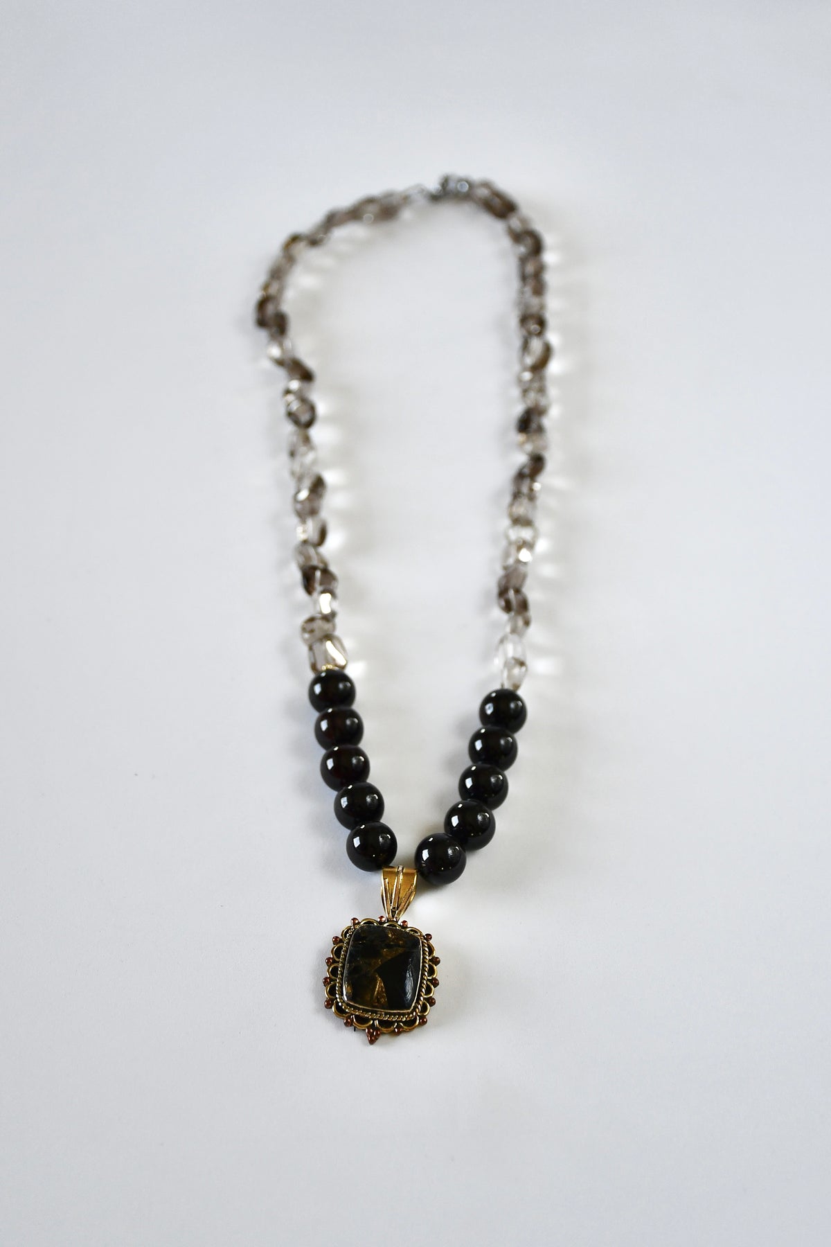 Collier Turquoise noire, Quartz fumé & Grenat
