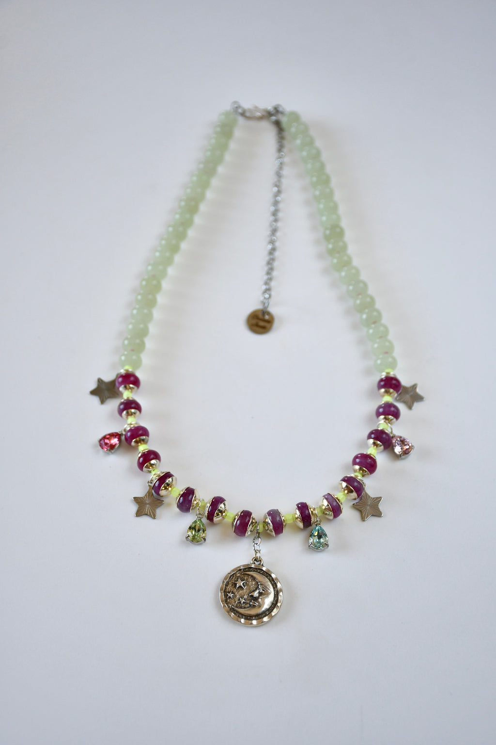 Collier Charms Jade — L’harmonie qui traverse les âges