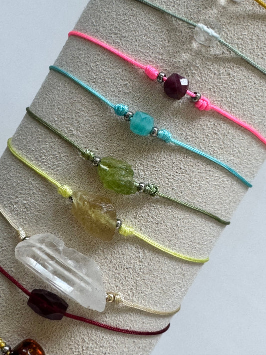 Bracelets colorés diverses pierres
