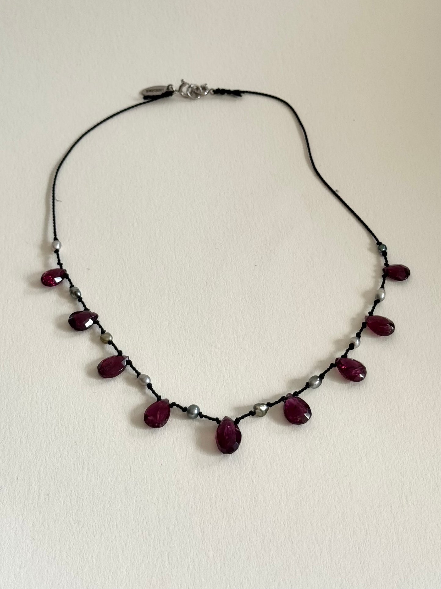 Collier Keishi & Grenat sur soie