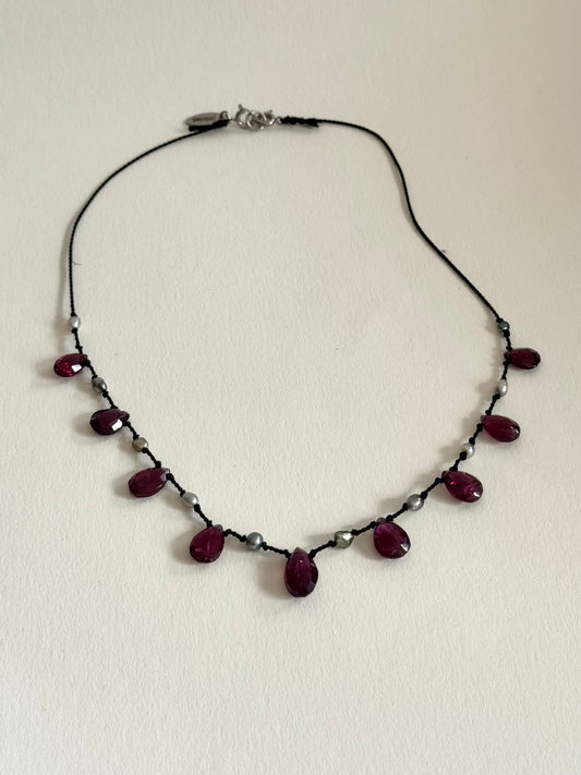 Collier Keishi & Grenat sur soie