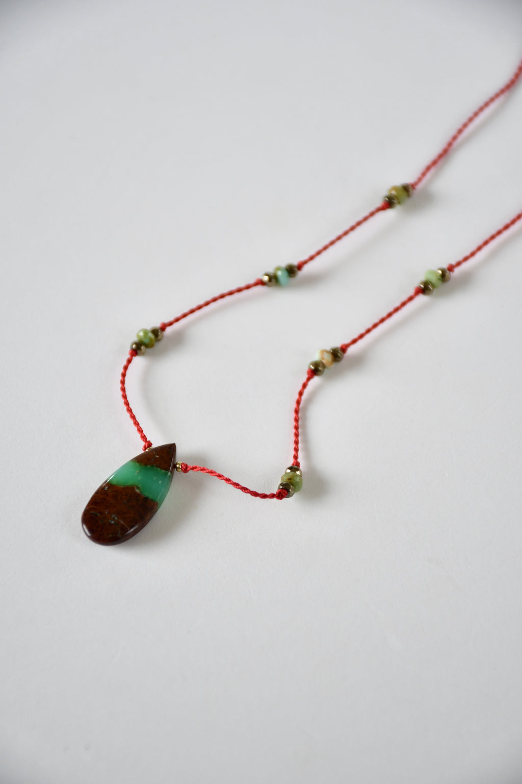 Collier Chrysoprase & Amazonite sur soie