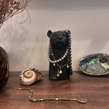 Collier breloques de perles d’eau douce et nacre