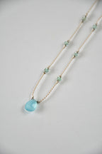Collier Calcédoine & Apatite sur soie