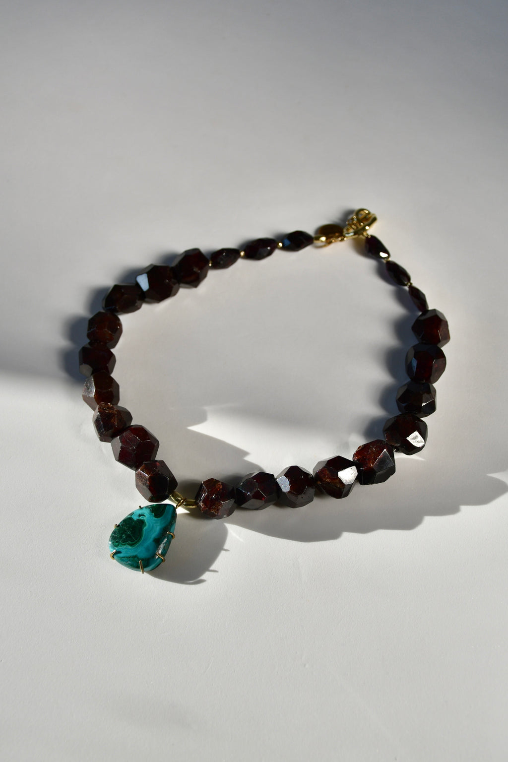 Collier iconique Grenat & Chrysocolle/Malachite
