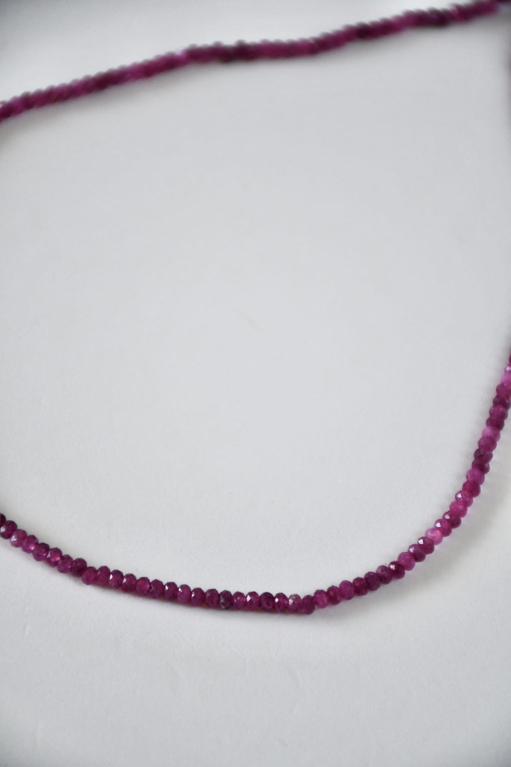 Collier fin Rubis — Le feu du cœur