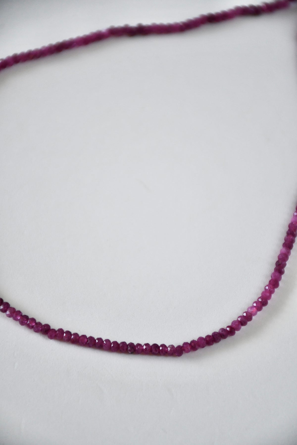 Collier fin Rubis — Le feu du cœur