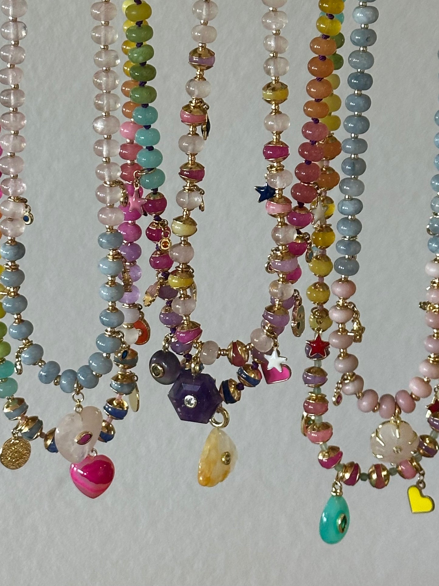 Colliers en Jade multicolore + pendentifs — Harmonie intérieure & sagesse du cœur