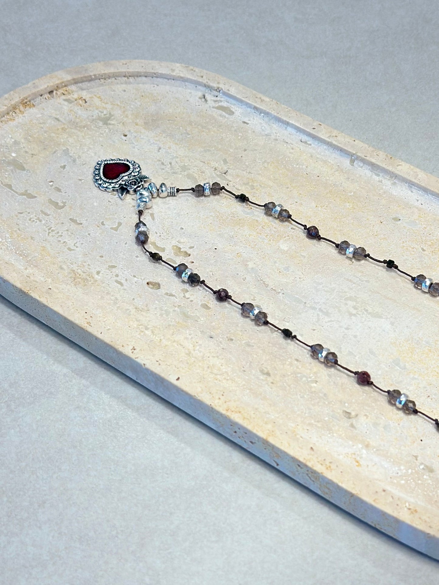 Collier ajustable Quartz Fumé, Grenat & Obsidienne – Force, ancrage et protection