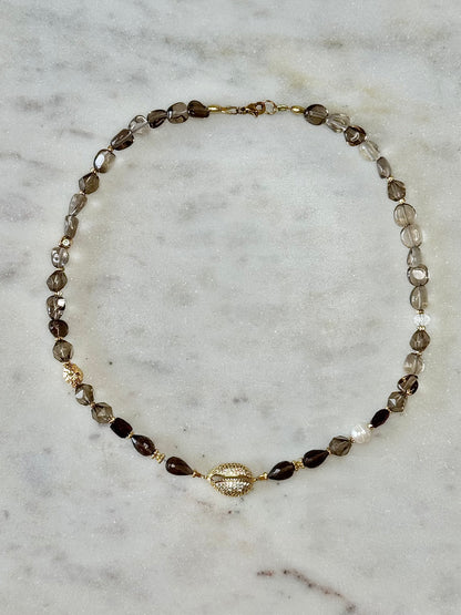 Collier Quartz fumé & Perle d’eau douce — L’ancrage lumineux