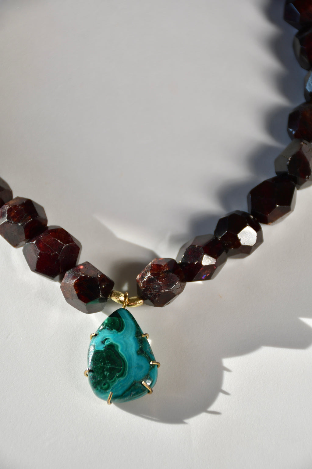 Collier iconique Grenat & Chrysocolle/Malachite