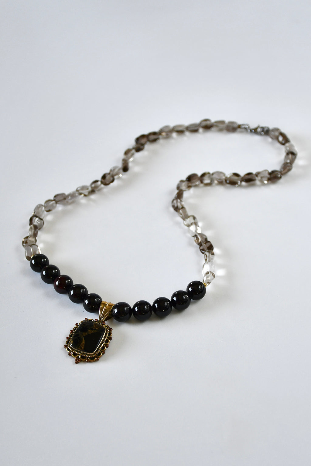 Collier Turquoise noire, Quartz fumé & Grenat