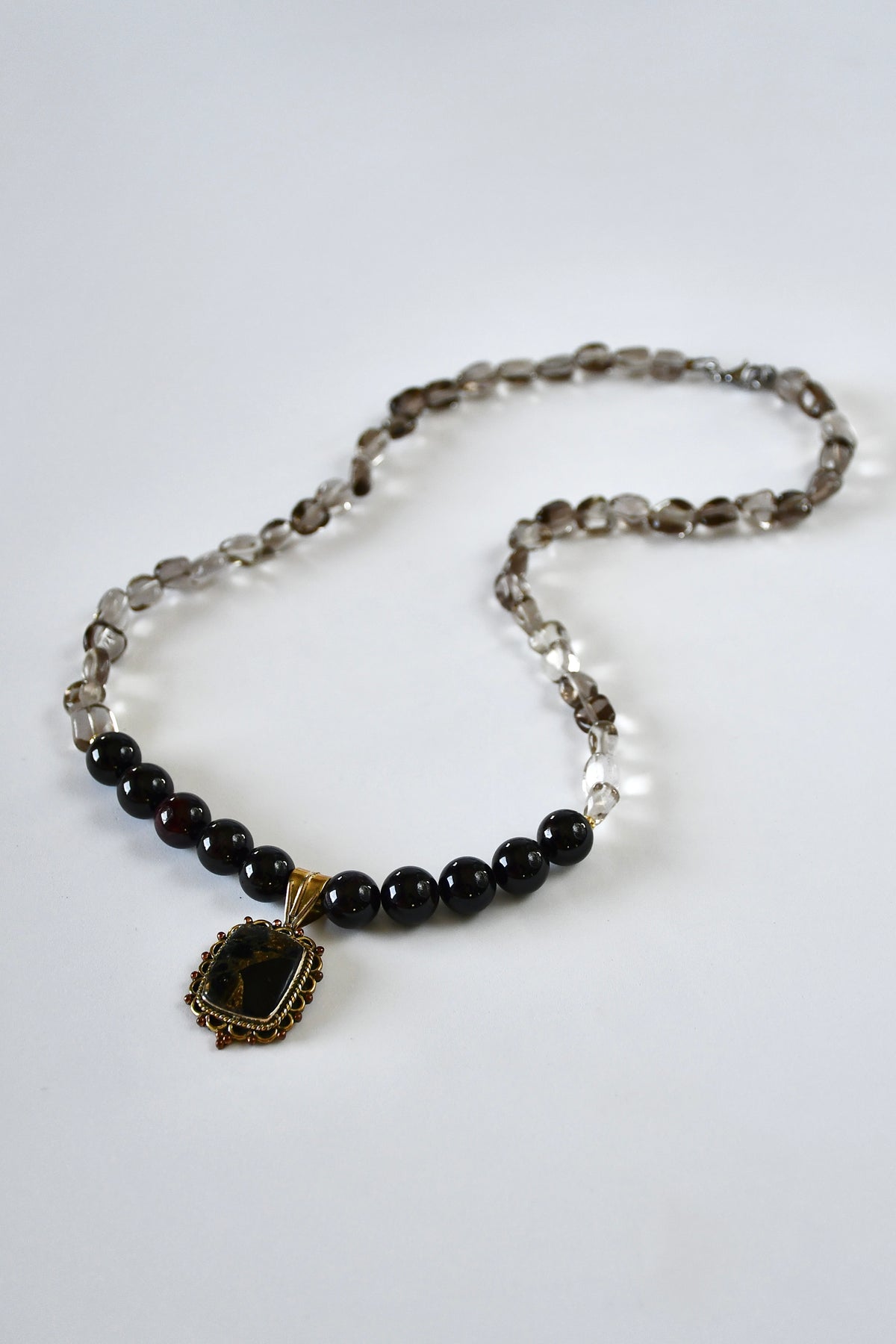 Collier Turquoise noire, Quartz fumé & Grenat