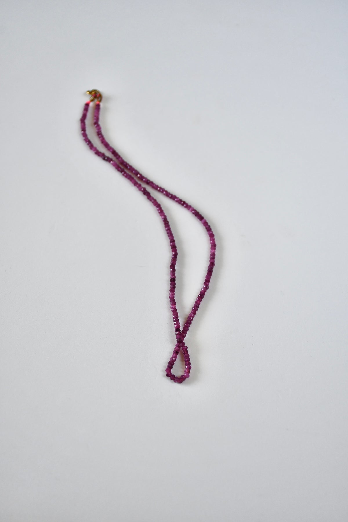 Collier fin Rubis — Le feu du cœur