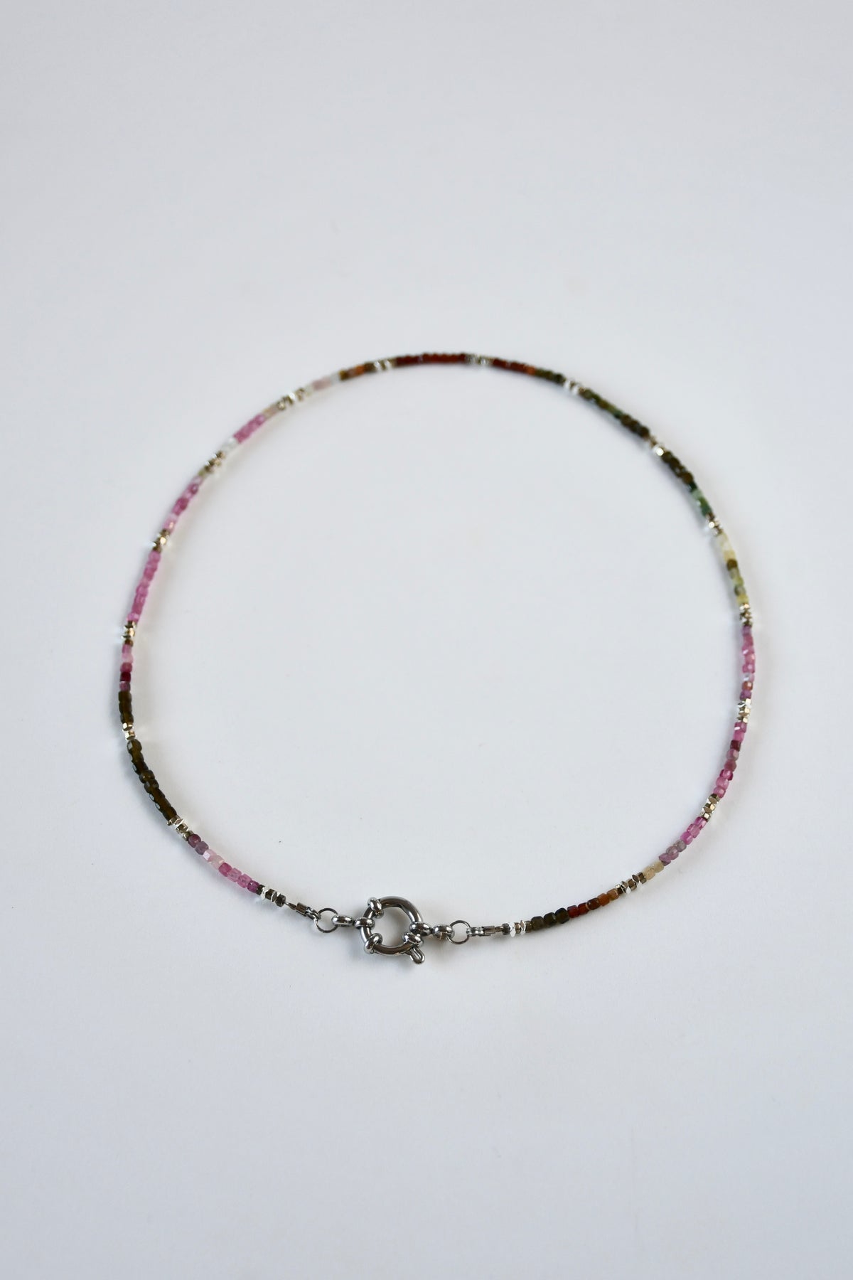 #110 Collana con tormalina e granato – Energia vitale