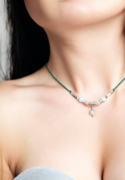 Collier de soie et Pierre de Lune